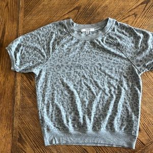 Memoi lightweight leopard top Girls M, soft, material.